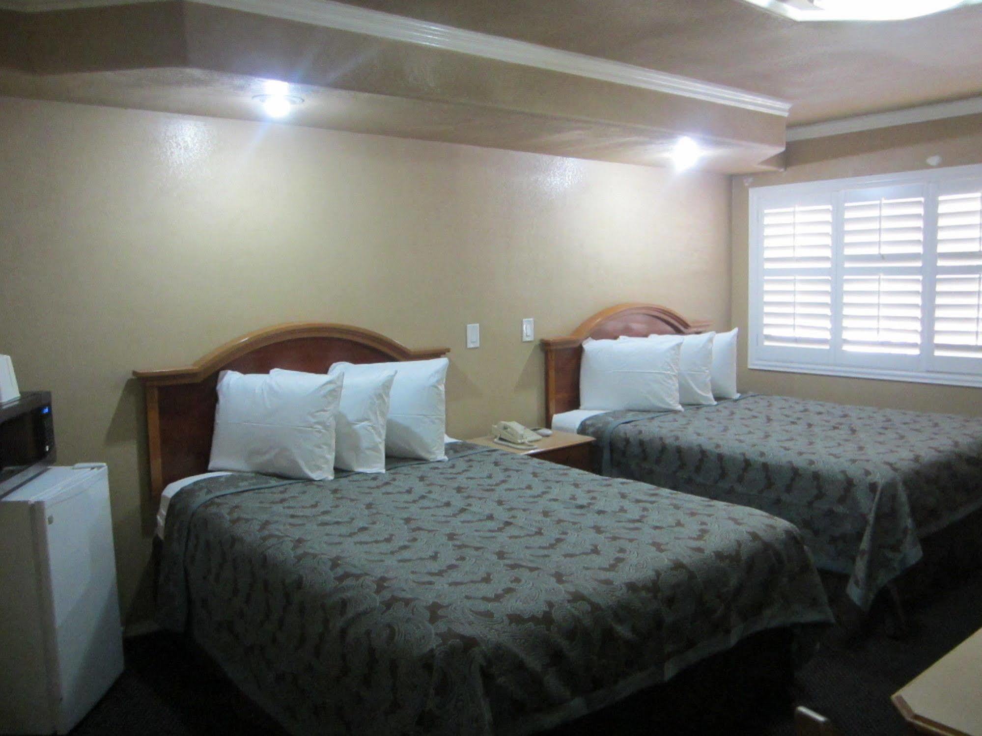Little Boy Blue Motel 2*